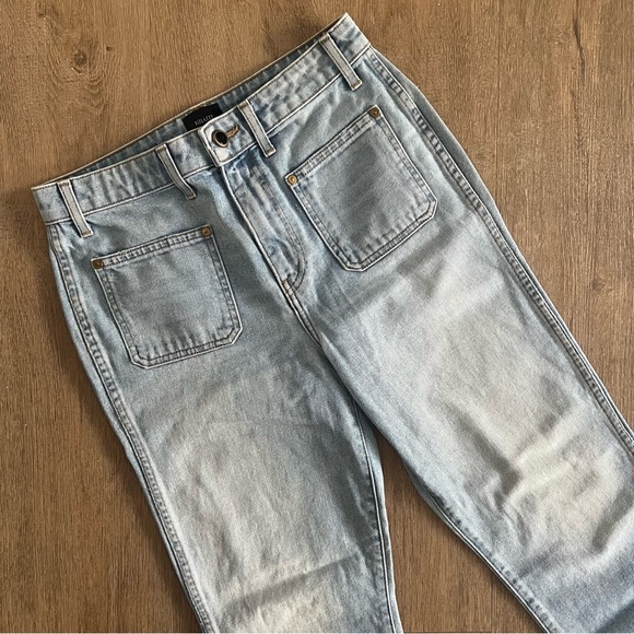 Khaite Rachel Patch Pocket Flare Jeans - Light Blue
Denim Austin - Size 28 - Picture 7 of 13